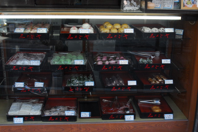 【樋口一葉ゆかりの地　文京区菊坂】菊坂周辺は、和菓子屋が多い