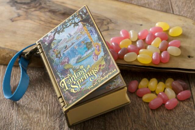 グミキャンディー、ミニスナックケース付き 1,200円｜スナグリーダックリング｜「ラプンツェルの森」内レストラン｜東京ディズニーシー「ファンタジースプリングス」メニュー