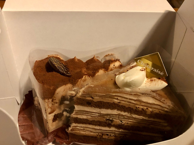 【シャトレーゼ】ケーキを買ってきた日ってウキウキしますよね　今回は定番のチョコケーキを食べます