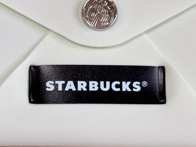 「STARBUCKS」のロゴタグ付きなのもうれしいポイント