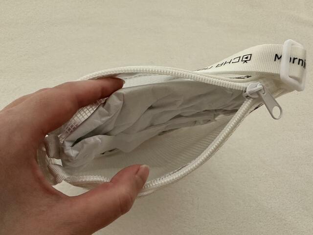 クリアバッグにも緩衝材が入っていました【GU】クリアバッグ HELLO! PROJECT(カラー01 OFF WHITE):1,990円(税込)