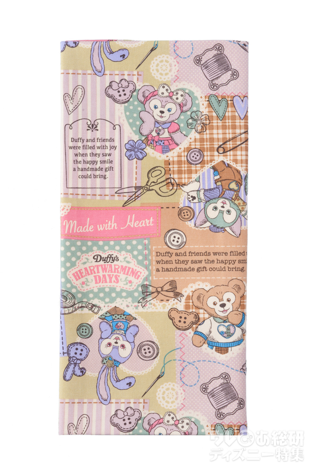 カットクロス 2,000円｜(カットクロス)約108×約100cm:1枚、(織ネーム)1枚｜東京ディズニーシー「ダッフィーのハートウォーミング・デイズ」2018｜【販売店舗】マクダックス・デパートメントストア