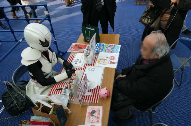 彼らの使命は「似顔絵で人々を笑顔にすること」「似顔絵で世界平和」