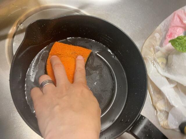 【アイリスオーヤマ クッキングケトル】鍋部分とふたは食器用洗剤で洗えます