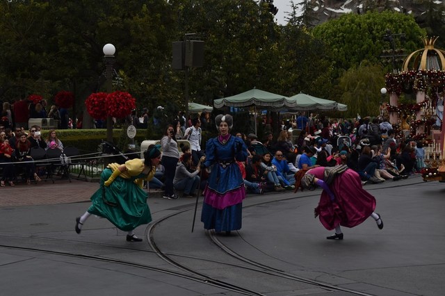 シンデレラより継母と意地悪な継姉妹