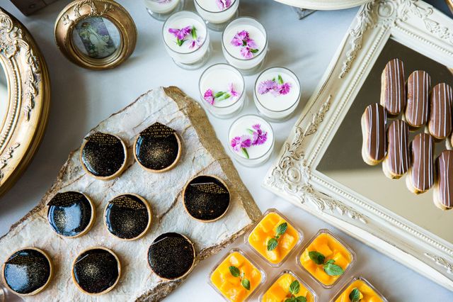 「みんなのミュシャ」スイーツビュッフェ