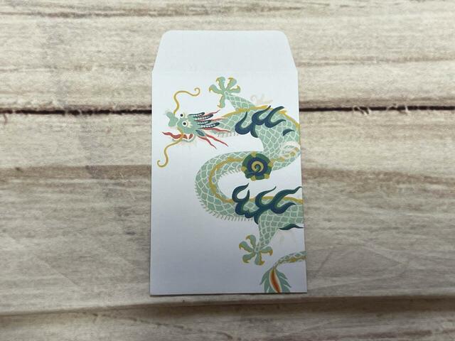 和テイストの辰モチーフのもの