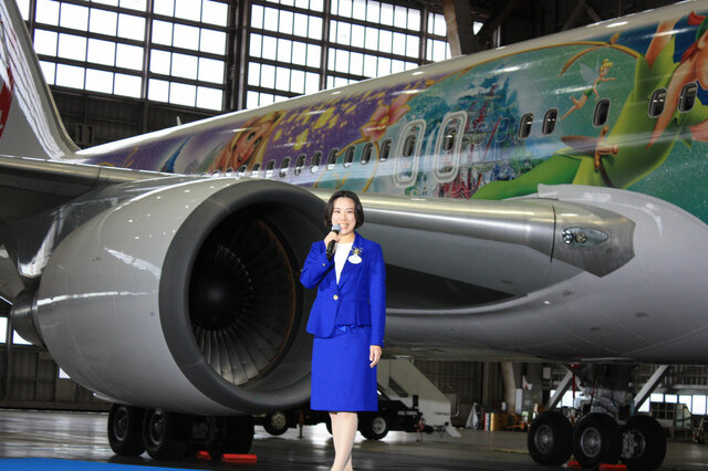 東京ディズニーリゾート・アンバサダーの味方さんが機体の魅力をご紹介してくれました。【JAL Fantastic Journey Express】