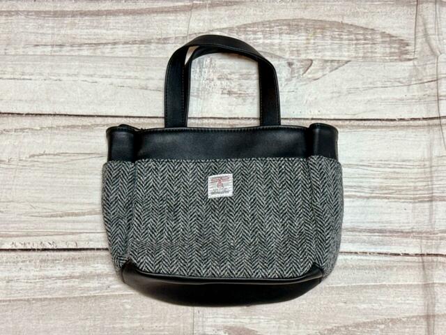 ショルダーストラップを外すと、トートバッグになります♪