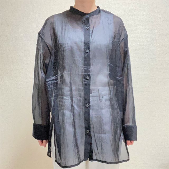 【GU（ジーユー） シアーバックリボンシャツ(長袖)+E】インナーまでしっかり透ける素材感