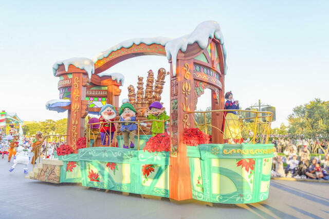 2024年11月14日 「ディズニー・クリスマス」プレスプレビュー/東京ディズニーランド/ディズニー・クリスマス・ストーリーズ“フォンド・フェアウェル”の模様