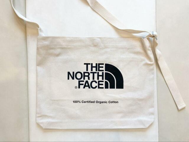 【THE NORTH FACE オーガニックコットンミュゼット】サイズは（約）幅36.5×高さ28×マチ5.5cm。一見小ぶりに見えても、必要な持ち物はしっかり入ります！