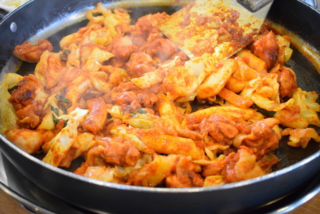 『ミストー・タッカルビ』のチョルパン（鉄板）タッカルビ11000ウォン