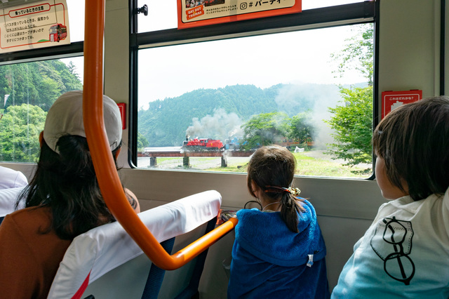 バスのバーティー車内｜大井川鐵道「Day Out With Thomas 2018」