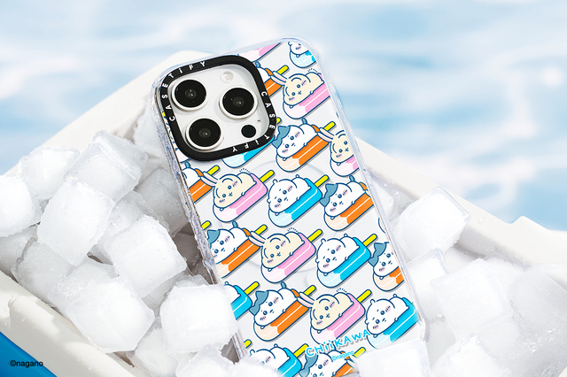 【ちいかわ×CASETiFY】キャラクターがカラフルな浮き輪に乗った3Dデザインのグリップスタンド