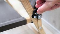 【ワークマン 燃え広がりにくいキャンピングチェア】最後に2カ所ロックをかける