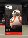 最新型『フォースの覚醒』で登場するBB-8のグッズは現地でも大人気