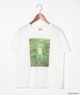 【「niko and ...」×「P-kies Family」】「シュールフォトTEE」5,500円／お花畑に佇む「ガチャピン」のグラフィック