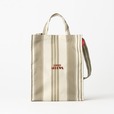 【UNITED ARROWS×成城石井 オリジナルショッピングバッグ】両社のコーポレートカラーを組み合わせた気品あるストライプのデザインと、成城石井のコーポレートロゴをモチーフとした刺繍のUAロゴがポイント。