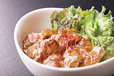 焼肉 璃宮（大通エリア）　特製ジンギスカン丼 842円　特製のタレに漬け込んだ、やわらかいラム肉にご飯が進む！