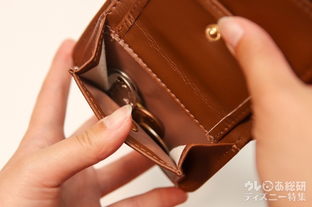 Disney MICKEY MOUSE 三つ折り財布BOOK BROWN