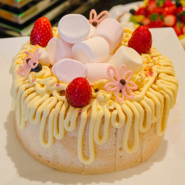 2016年“ディズニー・イースター”ランチブッフェ／ディナーブッフェ｜東京ディズニーランドホテル「シャーウッドガーデン・レストラン」