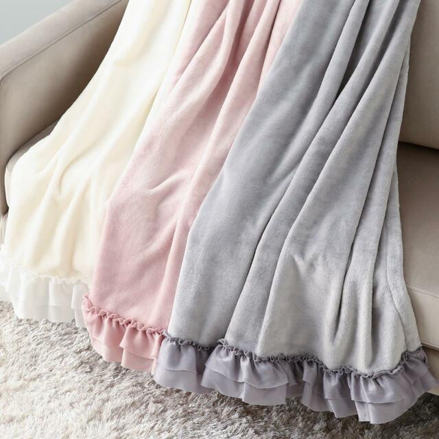 【Francfranc】サテン フリル スローS 80×150cm：￥3,400M 130×170cm：￥4,400