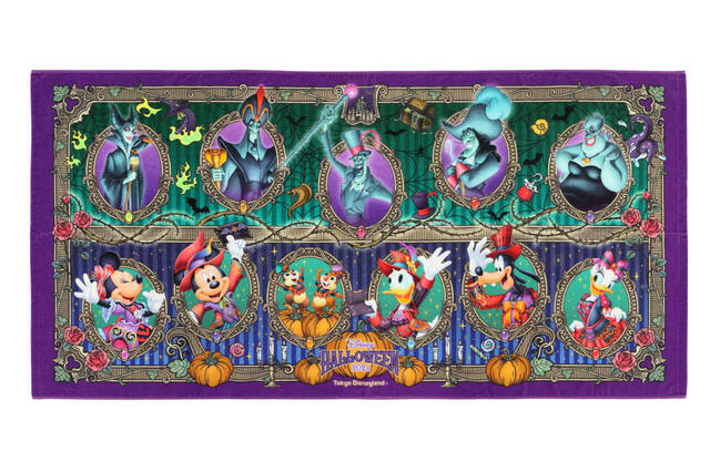 ワイドバスタオル 3,800円｜東京ディズニーリゾート「ディズニー・ハロウィーン」スペシャルグッズ｜販売店舗：東京ディズニーランド「ディズニー＆カンパニー」｜発売日：2024年9月30日（月）