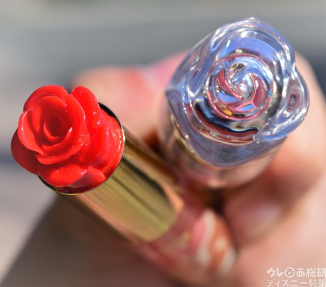 バラが咲いたコスメは気分も上がりそう