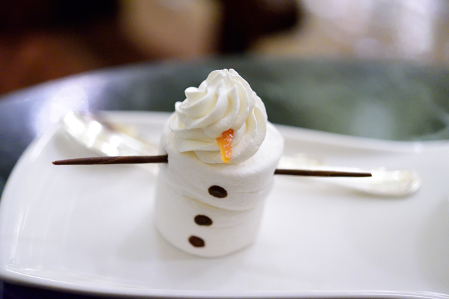 “アナとエルサのフローズンファンタジー” ドリーミング・オラフ ©Disney