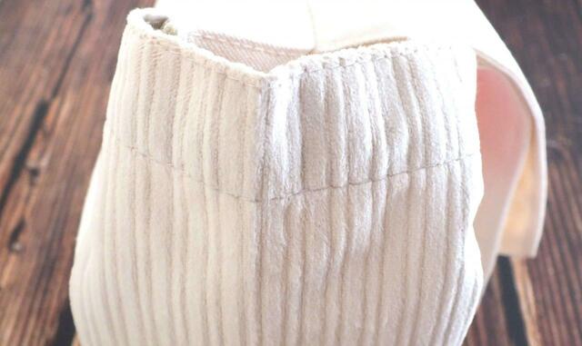 【カルディ りんごバッグ】心地よいコーデュロイ素材を使用