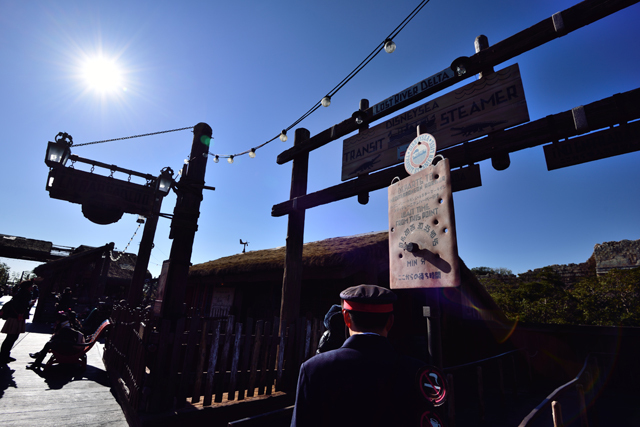 [11時56分]「ディズニーシー・トランジット・スチーマーライン」10分待ち©Disney