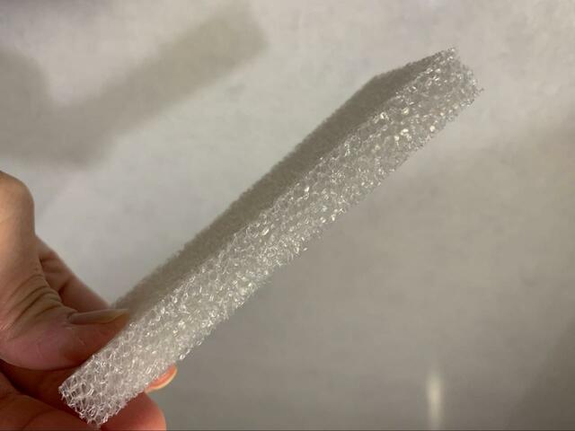 【ニトリ毎日とりかえキッチンスポンジ】空気をふくみやすい構造