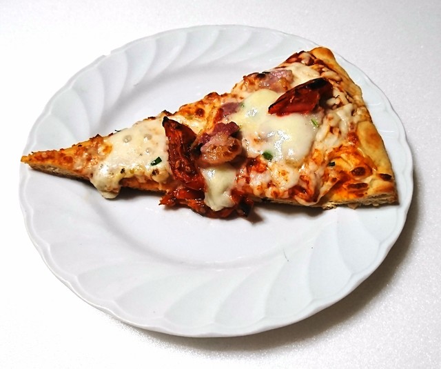 コストコ 丸型ピザ パンチェッタ＆モッツアレラチーズ