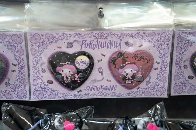 ツイン缶バッジ 880円｜グッズ｜サンリオピューロランド ハロウィーンスペシャルイベント「PUROHALLOWEEN」