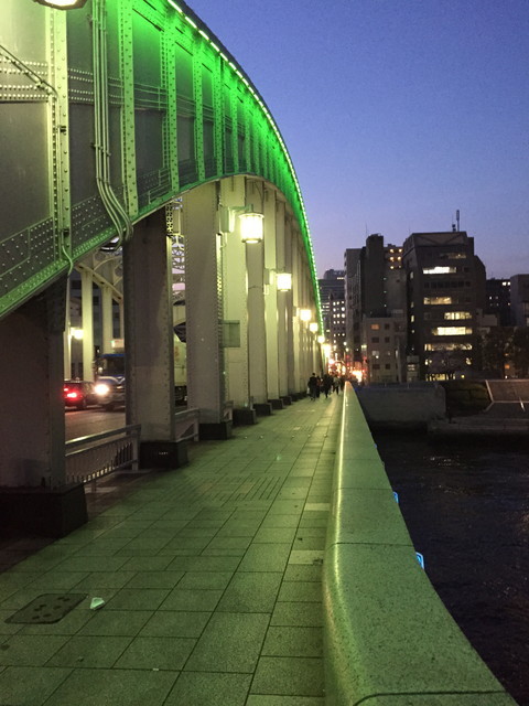 【勝どき橋】人が歩けるレーンがある