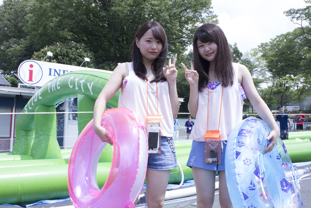 スライドザシティーに参加した水着美女たち