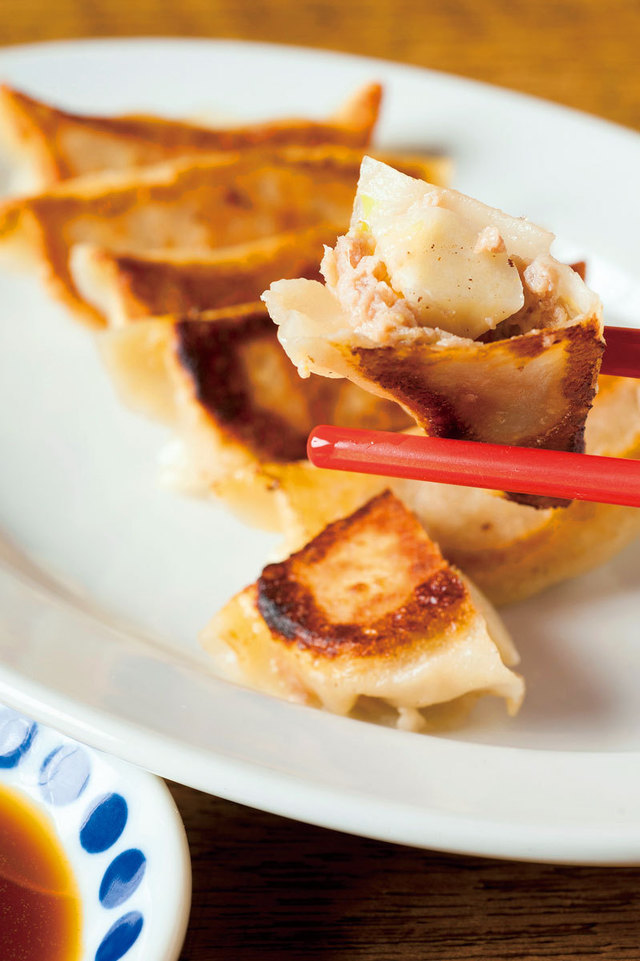 餃子荘ムロ　餃子 にんにく（7個）　700円