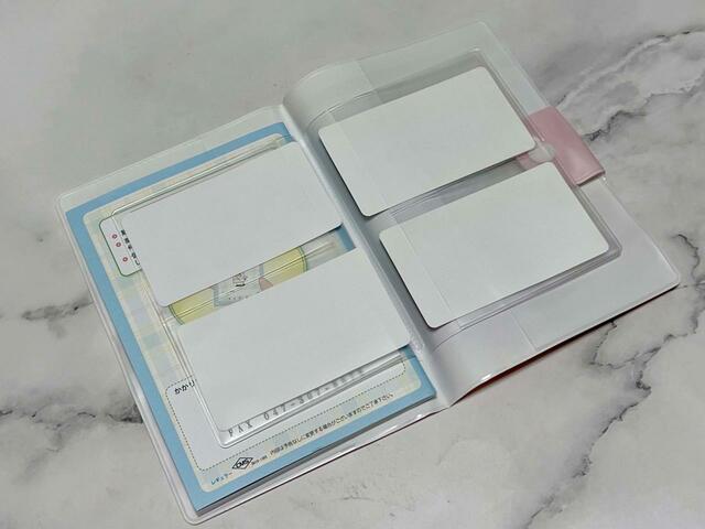 診察券や保険証はこんな感じで入れられます