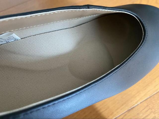 【無印良品　疲れにくい レザー深履きシューズ】土踏まずの部分がクッションになっている