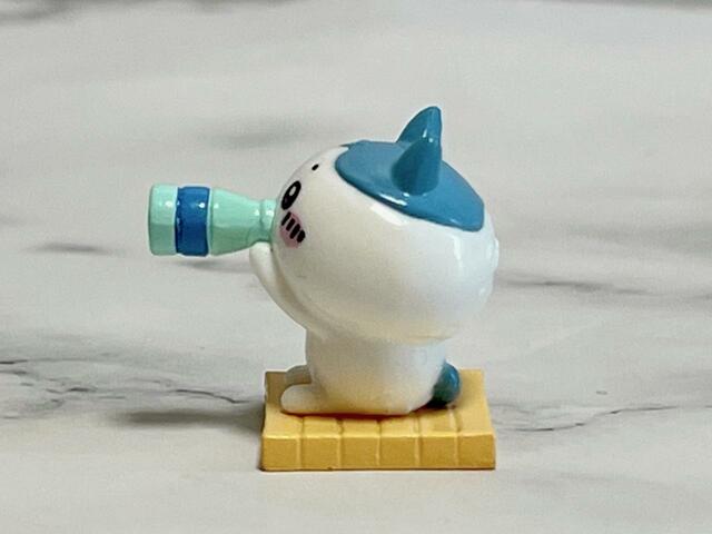 【びっくらたまご　ちいかわ】横から見た図もかわいい…！