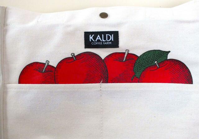 【カルディ りんごバッグ】りんごとカルディのロゴがおしゃれ！