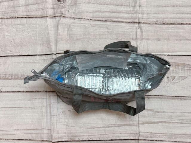 2Lペットボトルを倒して収納できる幅