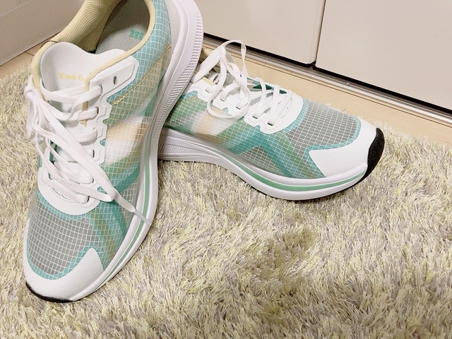 【ワークマン アスレシューズハイバウンスオーバードライブ】地面をしっかり掴んで、滑りにくい