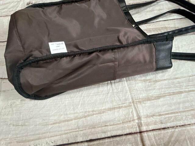 内側にも両サイドにボトルポケット付き!