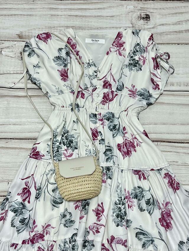 【ROPÉ PICNIC PASSAGE（ロペピクニック パサージュ）】花柄のドレスに合わせてリゾートにも♡