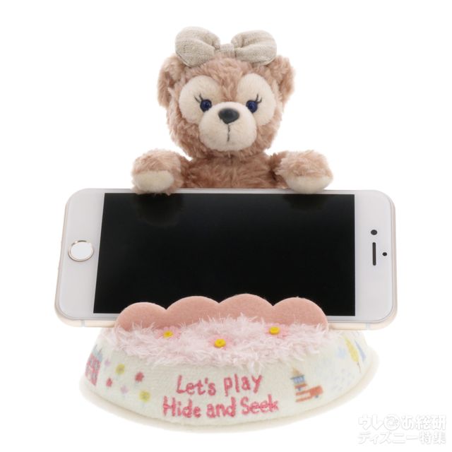マルチホルダー（シェリーメイ）※使用例 ¥2,800｜「ダッフィーたちのかくれんぼ（Let's Play Hide and Seek）」