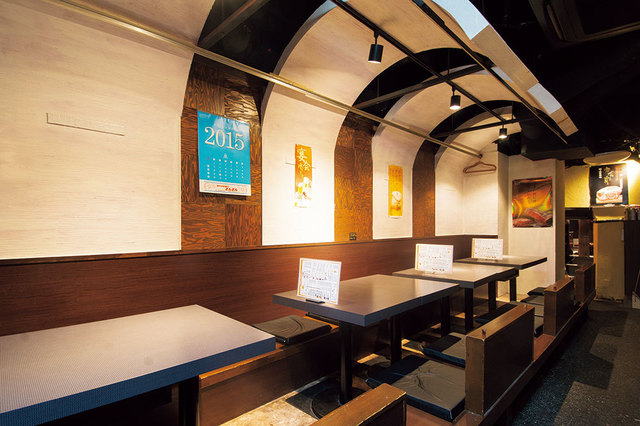 都内「すき焼き・しゃぶしゃぶ」の名店／一場（赤羽）　内観