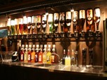 セルフ式で70種類が飲み放題のアルコールドリンクバー