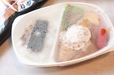 【ライフの冷凍弁当／海苔弁当】温め終わったところ。容器が熱いので取り出しには注意！